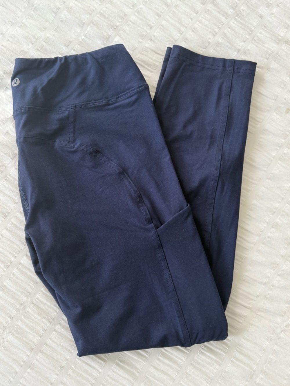 Lululemon Navy Athletic Leggings with Side Pocket Size 4